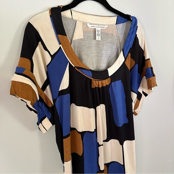 Diane VonFurstenberg Silk Colorblock Print Scoop Neck Blouse Top Size 4 - Picture 1 of 7